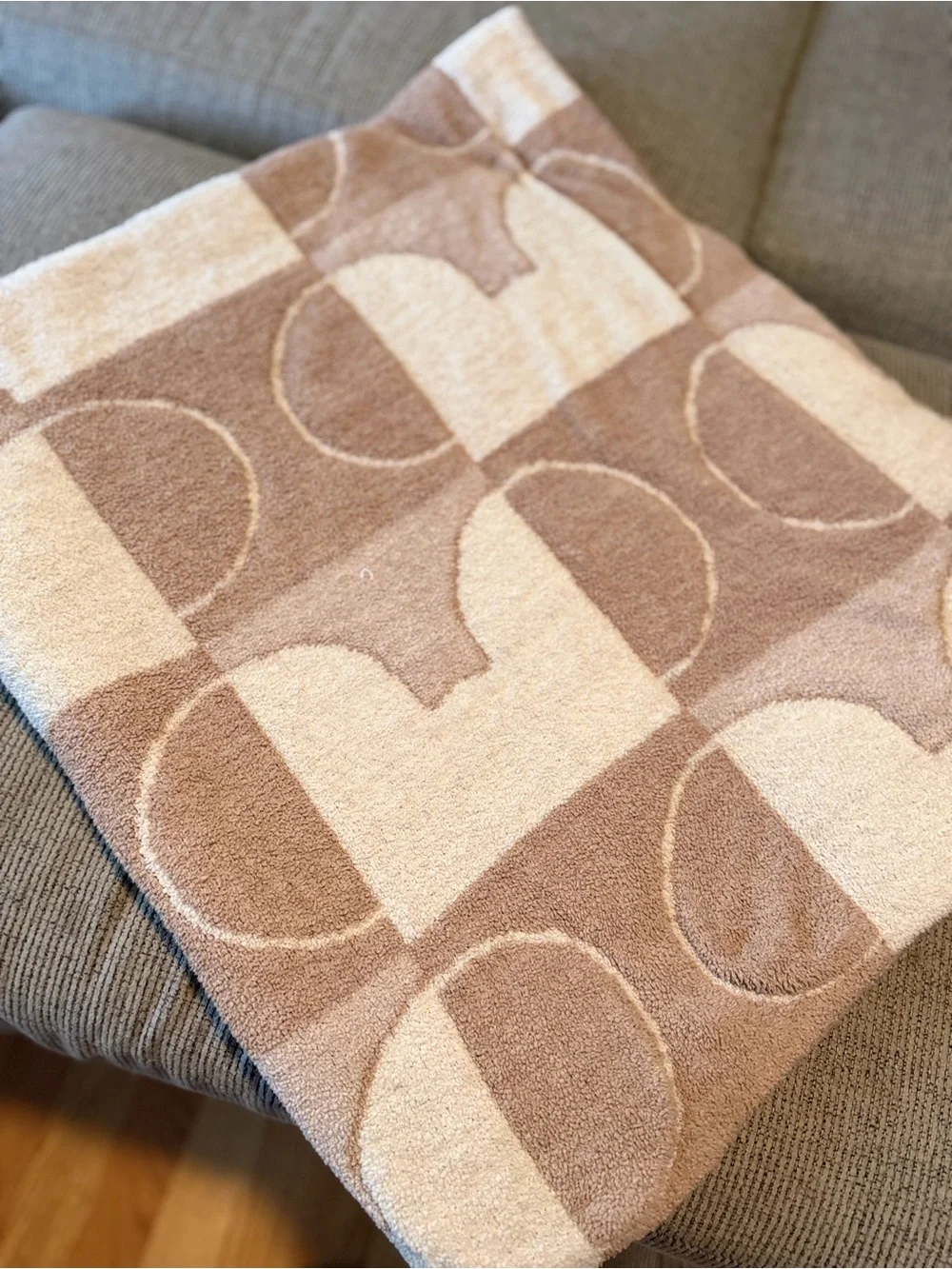 Disney neutral mickey head throw blanket